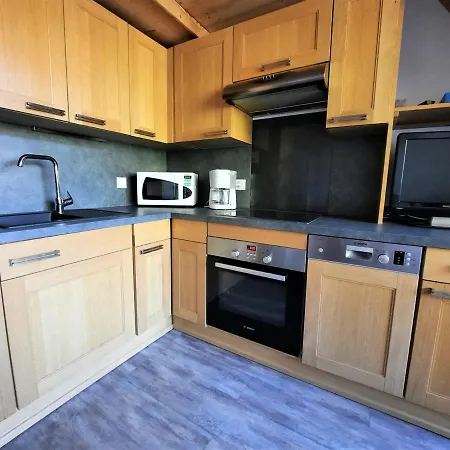 Cosy A 50m Des Pistes, 2 Pieces Pour 6 Personnes, Balcon Et Services Disponibles - Fr-1-452-205 Apartment *